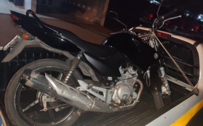 Polícia localiza moto que havia sido furtada no domingo, em Três Lagoas 