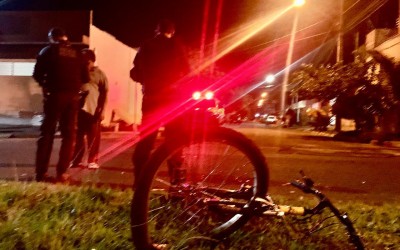 Acidente deixa criança que estava em bicicleta ferida no bairro Jardim Europa