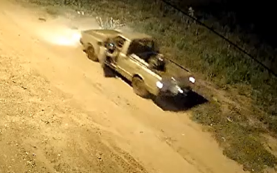 Veja o vídeo: Motorista de Ford Pampa bate em Corsa e foge deixando prejuízo para dona do carro atingido 