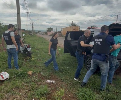 Veja o vídeo: Disfarçado de moto-entregador, homem tenta matar a tiros ex companheira em Três Lagoas e acaba preso após bater em viatura descaracterizada da DAM
