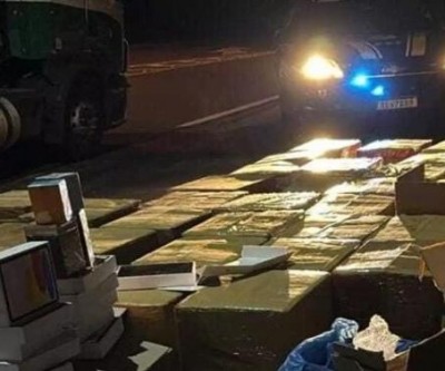 Carga de contrabando de iPhones avaliada em R$ 22 milhões é encontrada em meio à sucata em MS