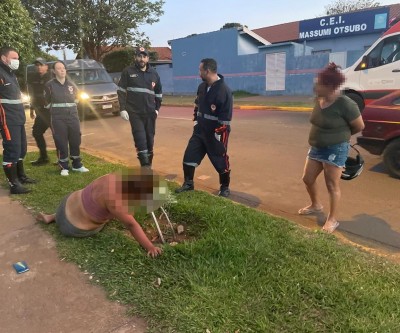 Mulher surta, agride a mãe e quebra objetos dentro de casa no bairro Vila Haro, em Três Lagoas