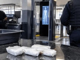 Tentaram levar cocaína para os companheiros presos, mas scanner flagra droga escondida nas partes íntimas de duas mulheres em Três Lagoas