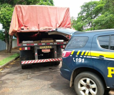 PRF apreende 250 Kg de maconha; motorista fugiu ao notar a presença da polícia 