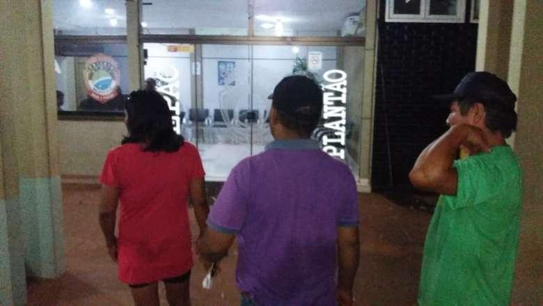 Mulher mata o próprio filho a facadas, é levada à delegacia e diz não estar arrependida