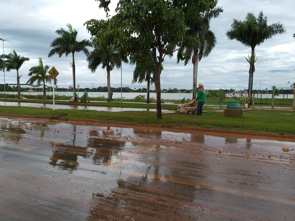 Prefeitura de Três Lagoas verifica danos causados pela forte chuva na tarde desta terça-feira (26)