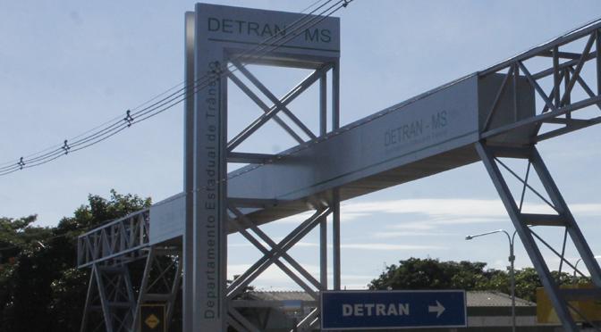 Sistema do Detran está fora do ar para assuntos relacionados à veículos