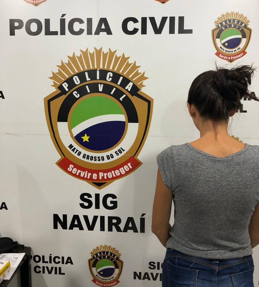 Polícia faz buscas e prende suspeito de tráfico e mulher de presidiário que o auxiliava na venda de droga em MS Polícia faz buscas e prende suspeito de tráfico e mulher de presidiário que o auxiliava na venda de droga em MS
