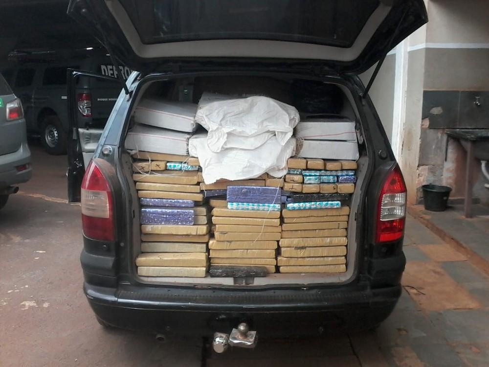 Polícia prende 2 homens com sementes de maconha e 796 kg da droga em MS
