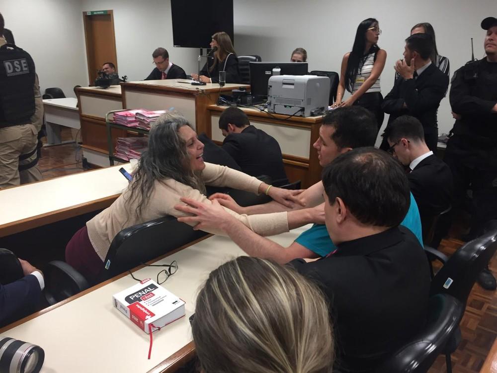 Pai, madrasta e outros dois réus são condenados pela morte do menino Bernardo em Três Passos Pai, madrasta e outros dois réus são condenados pela morte do menino Bernardo em Três Passos