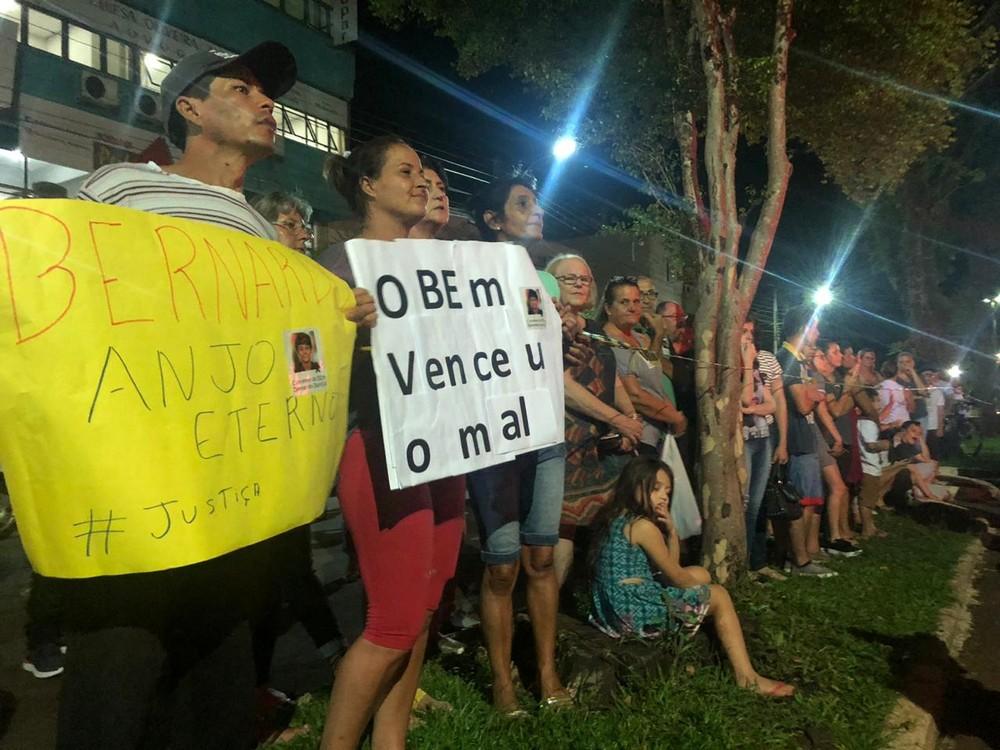 Pai, madrasta e outros dois réus são condenados pela morte do menino Bernardo em Três Passos Pai, madrasta e outros dois réus são condenados pela morte do menino Bernardo em Três Passos