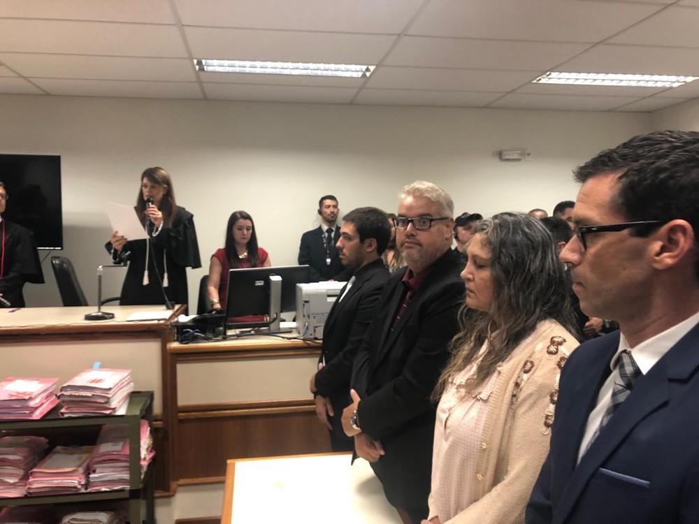 Pai, madrasta e outros dois réus são condenados pela morte do menino Bernardo em Três Passos Pai, madrasta e outros dois réus são condenados pela morte do menino Bernardo em Três Passos