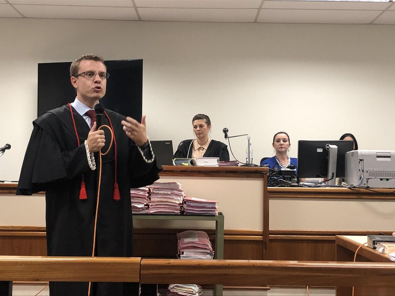 Pai, madrasta e outros dois réus são condenados pela morte do menino Bernardo em Três Passos Pai, madrasta e outros dois réus são condenados pela morte do menino Bernardo em Três Passos