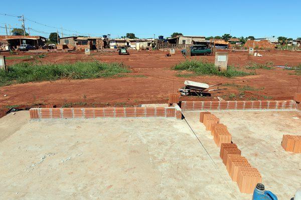 Licitação é aberta para construção de casa para 146 famílias que moram em barracos Licitação é aberta para construção de casa para 146 famílias que moram em barracos