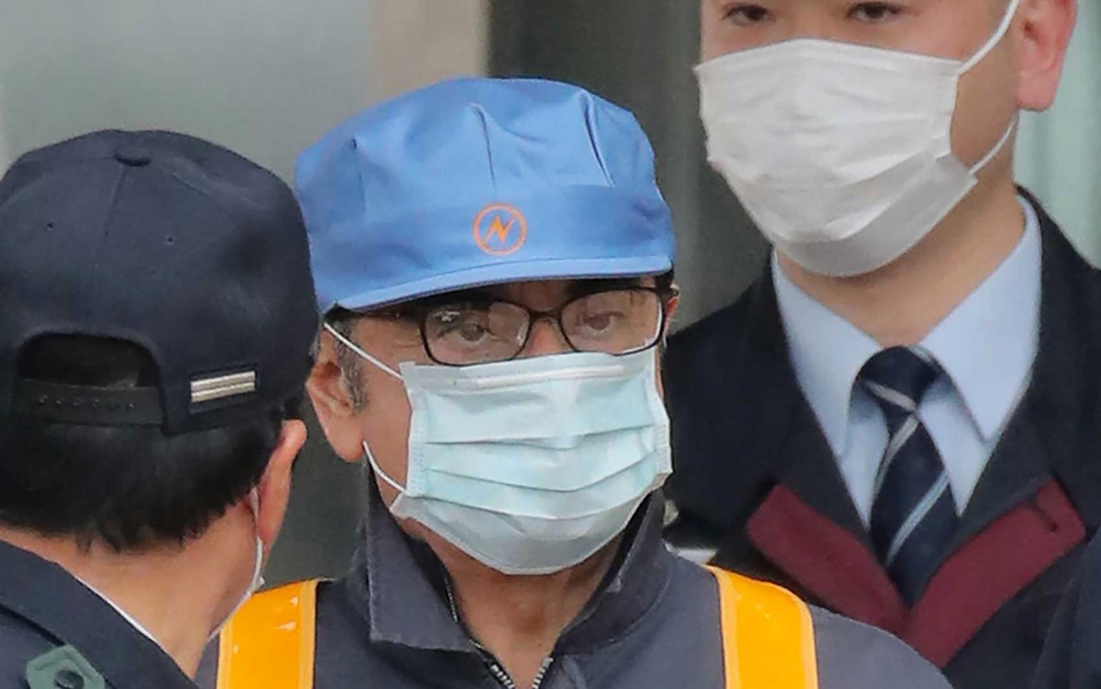 Carlos Ghosn deixa prisão após mais de 100 dias detido em Tóquio Carlos Ghosn deixa prisão após mais de 100 dias detido em Tóquio