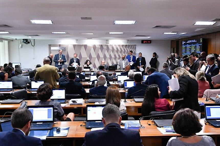 CCJ aprova projeto que cria cadastro positivo de crédito CCJ aprova projeto que cria cadastro positivo de crédito