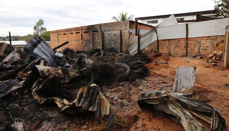 Depois de incêndio de grande proporção, vizinho a galpão suspeita de vandalismo Depois de incêndio de grande proporção, vizinho a galpão suspeita de vandalismo