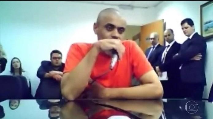 Justiça autoriza psiquiatra escolhido por Bolsonaro a entrevistar Adélio Bispo Justiça autoriza psiquiatra escolhido por Bolsonaro a entrevistar Adélio Bispo