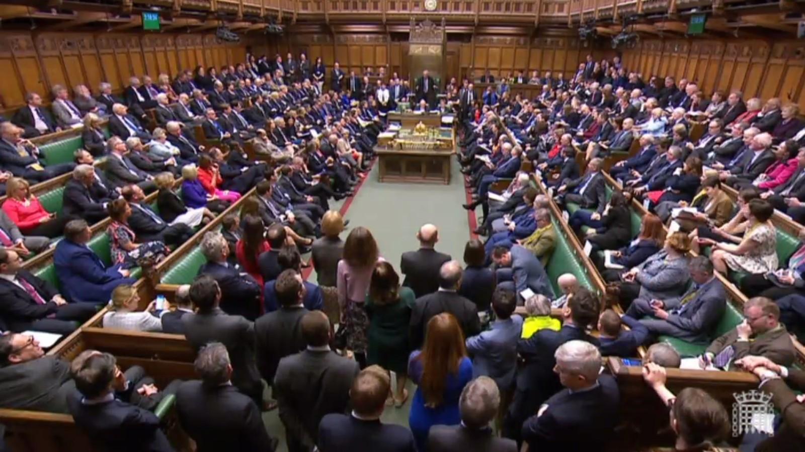 Parlamento britânico rejeita acordo do Brexit pela terceira vez