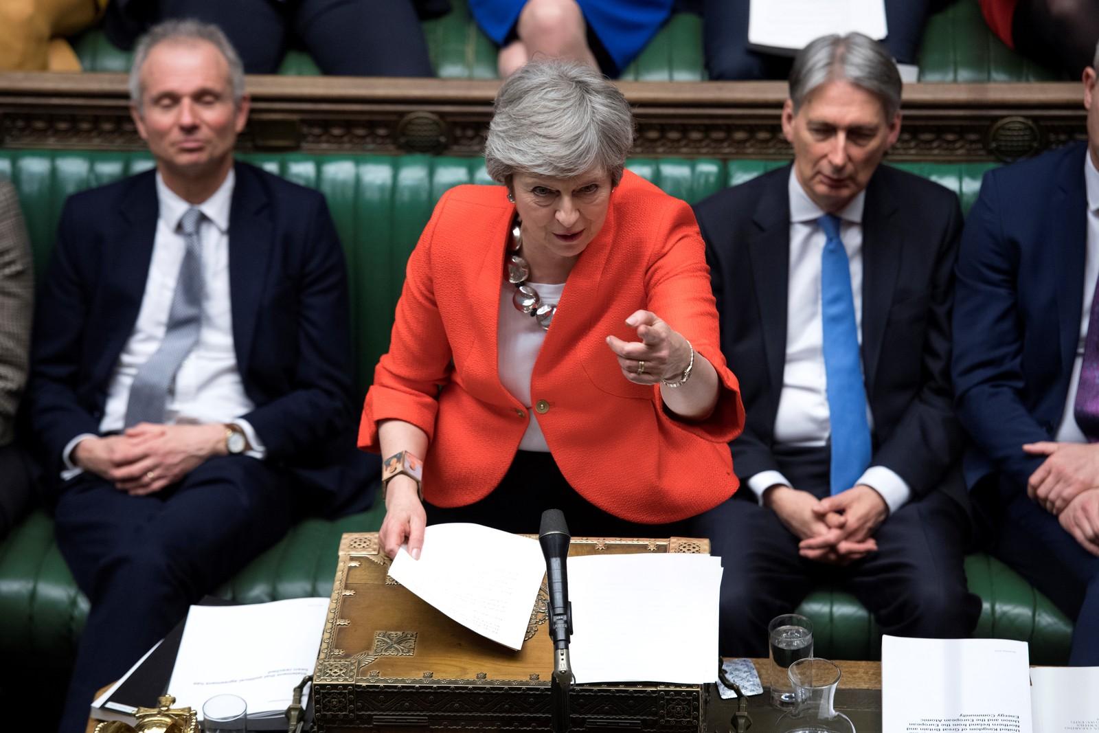 Parlamento britânico rejeita novamente acordo de Theresa May sobre o Brexit