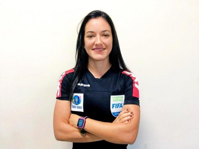 Em meio dominado por homens, errar em campo tem peso muito maior para Daiane Em meio dominado por homens, errar em campo tem peso muito maior para Daiane