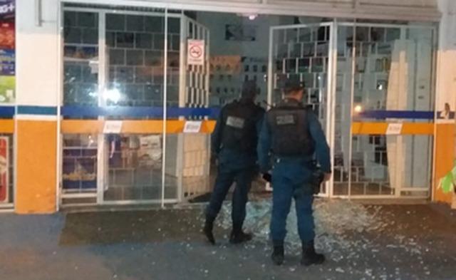 Farmácia sofre tentativa de furto na madrugada desta sexta-feira Farmácia sofre tentativa de furto na madrugada desta sexta-feira