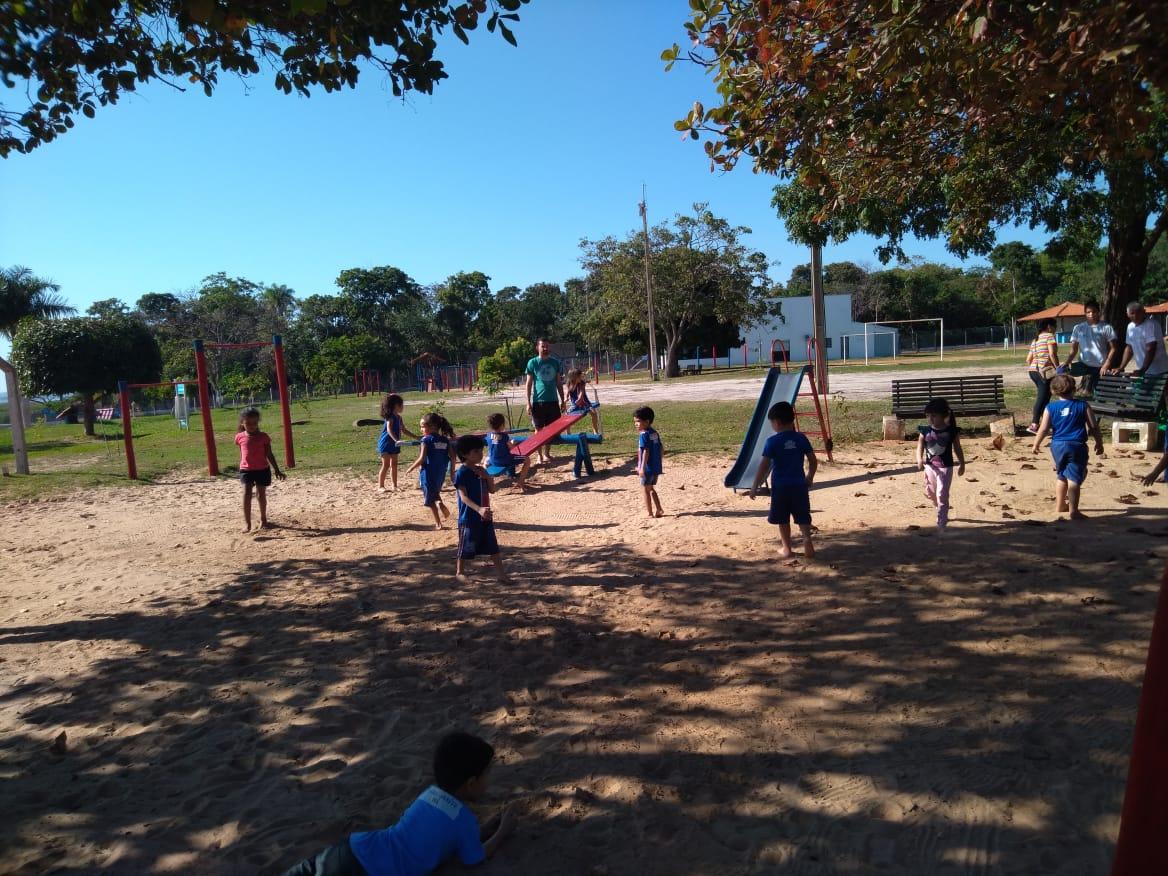 Novo Parquinho do Balneário Municipal de Três Lagoas é inaugurado com visita de crianças do CEI Nilza Tebet Thomé Novo Parquinho do Balneário Municipal de Três Lagoas é inaugurado com visita de crianças do CEI Nilza Tebet Thomé