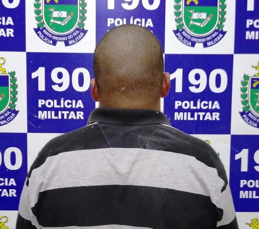 Traficante tenta despistar a Polícia e é preso com 25 trouxinhas de cocaína