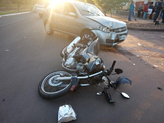 Ao realizar conversão, motorista colide frontalmente com motociclista em Três Lagoas