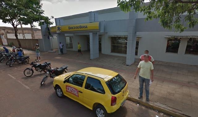 Assaltantes roubam malote com mais de R$ 60 mil em frente ao Banco do Brasil no Jardim Alvorada