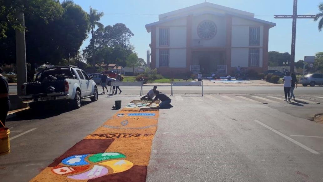 Centenas de fiéis participam de celebração de Corpus Christi em Três Lagoas Centenas de fiéis participam de celebração de Corpus Christi em Três Lagoas