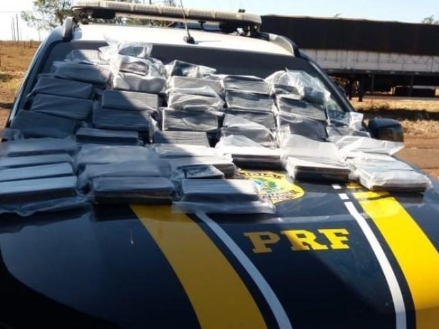 Droga apreendida na BR-158 é trazida para a PF de Três Lagoas