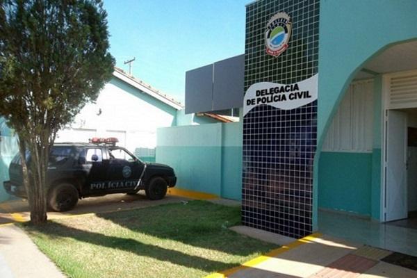 Esposa é assassinada pelo marido com um tiro de espingarda dentro de casa em Água Clara