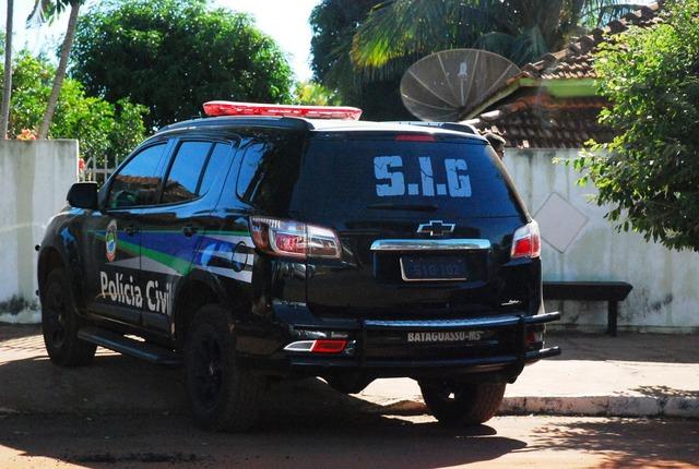 Homem é encontrado morto com ferimento no peito em residência no centro de Bataguassu