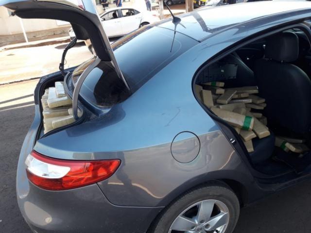 Motorista abandona carro com 550 quilos de maconha, mas batedor é preso