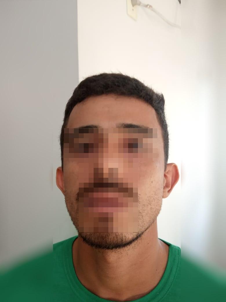 Procurado pela Justiça pula muro para fugir e acaba preso pela PM Procurado pela Justiça pula muro para fugir e acaba preso pela PM