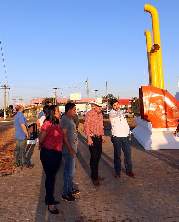Três Lagoas ganha nova praça e restauração do Monumento Industrial