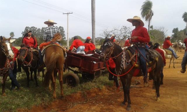 14ª Cavalgada do Arapuá reúne 4 mil pessoas no resgate da cultura popular sertaneja