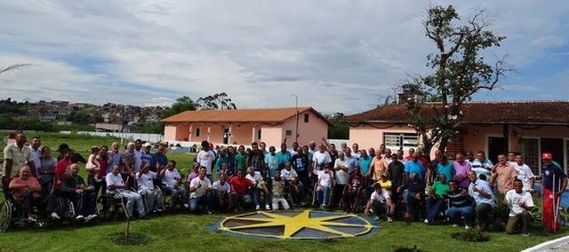 Por dependência química, mulher perde guarda de filhos e homem tem saúde de idoso. Campanha busca ajuda para tratamento Por dependência química, mulher perde guarda de filhos e homem tem saúde de idoso. Campanha busca ajuda para tratamento