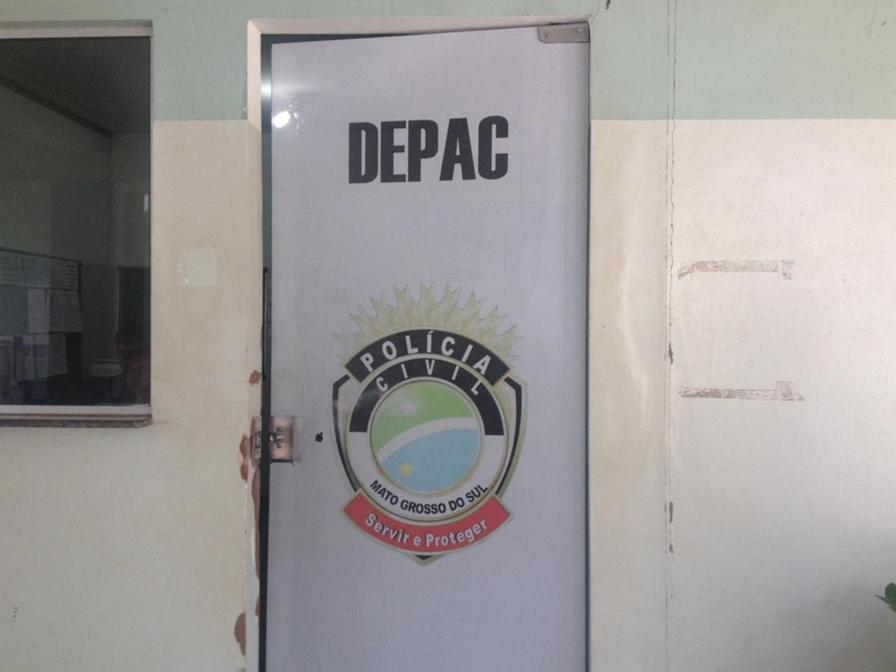 Condutor bêbado dá ré e bate em veículo estacionado no bairro Nossa Senhora Aparecida Condutor bêbado dá ré e bate em veículo estacionado no bairro Nossa Senhora Aparecida