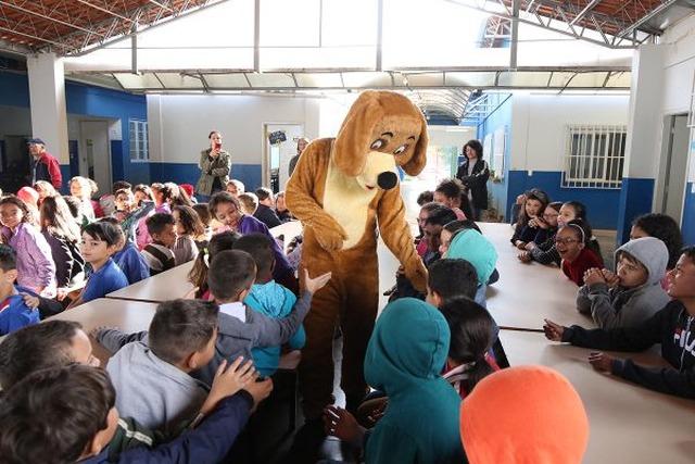Escola do Santa Rita recebe equipe do CCZ para prevenção da Leishmaniose Escola do Santa Rita recebe equipe do CCZ para prevenção da Leishmaniose