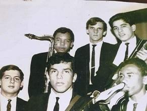 Faleceu no Dia Mundial do Rock, o contrabaixista Fala Baixo do grupo Os Brasinhas