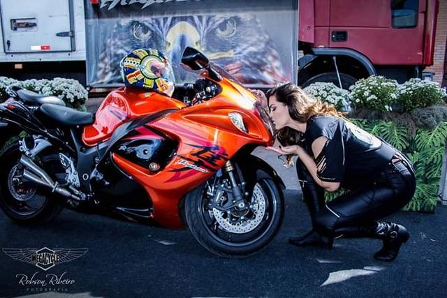 Garota Moto Show de Três Lagoas vence concurso em Minas Gerais