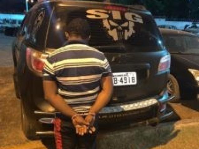 Homem é preso por ameaçar divulgar fotos íntimas de mulher