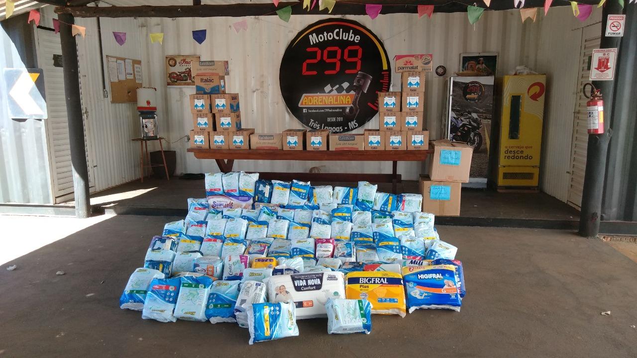 Moto Clube 299 Adrenalina entrega fraldas geriátricas e leite para o Lar dos Idosos de Três Lagoas Moto Clube 299 Adrenalina entrega fraldas geriátricas e leite para o Lar dos Idosos de Três Lagoas
