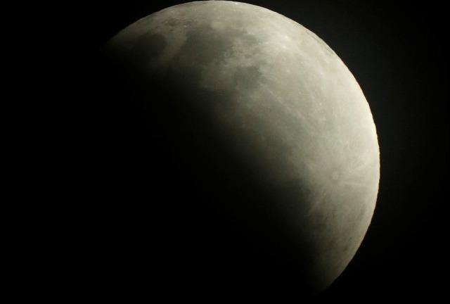 Nos 50 anos da chegada do homem à Lua, eclipse lunar é registrado em Três Lagoas