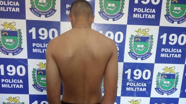 Polícia apreende menor e recupera parte de produtos furtados em loja do Centro de Três Lagoas Polícia apreende menor e recupera parte de produtos furtados em loja do Centro de Três Lagoas