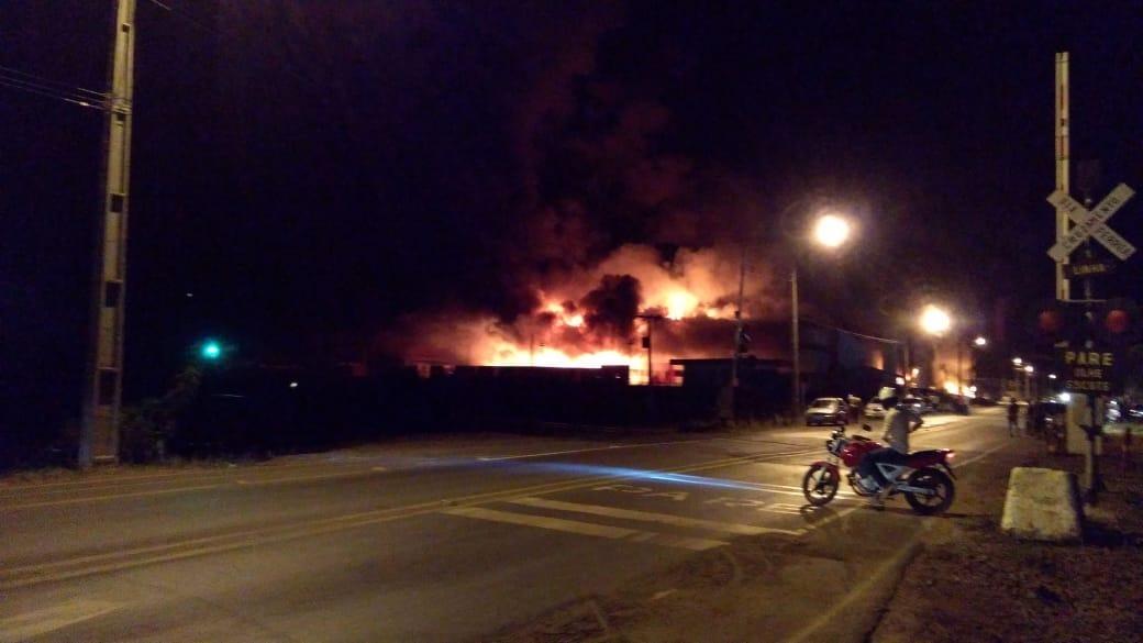 Produto químico teria provocado incêndio em fábrica de Aparecida do Taboado Produto químico teria provocado incêndio em fábrica de Aparecida do Taboado