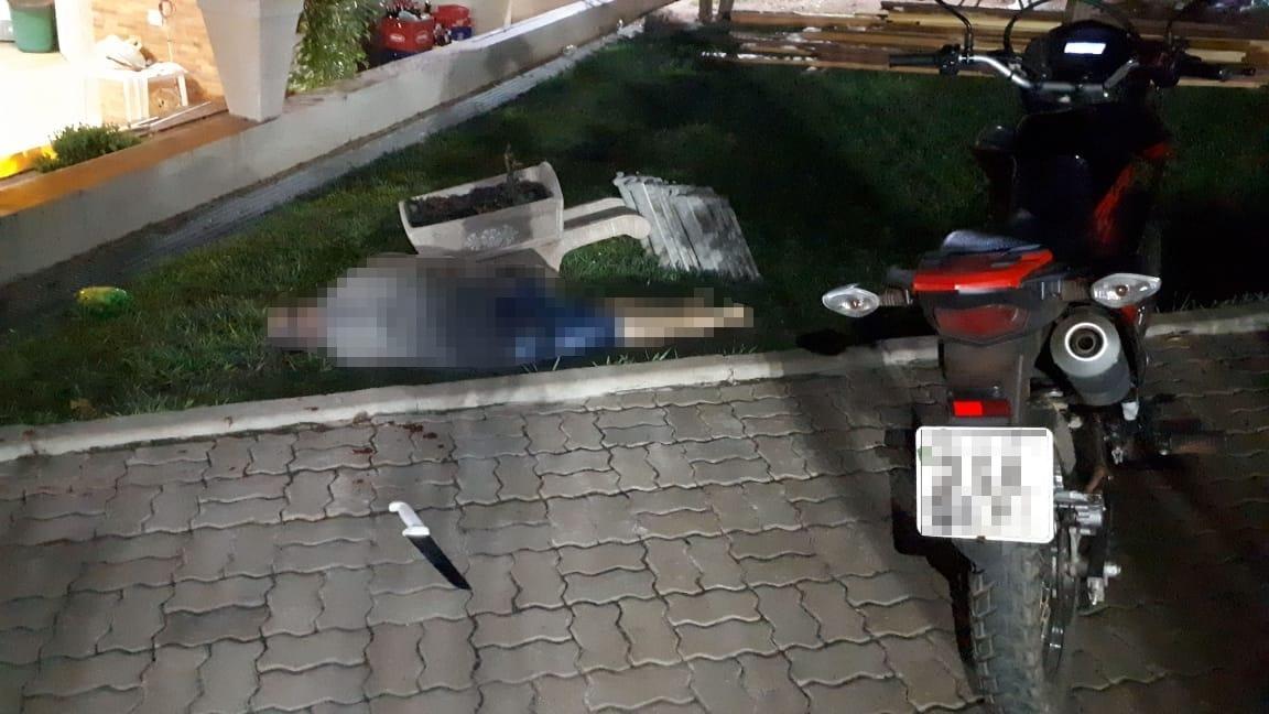 Suspeito de matar homem com tiro na cabeça em rancho se entrega à polícia Suspeito de matar homem com tiro na cabeça em rancho se entrega à polícia