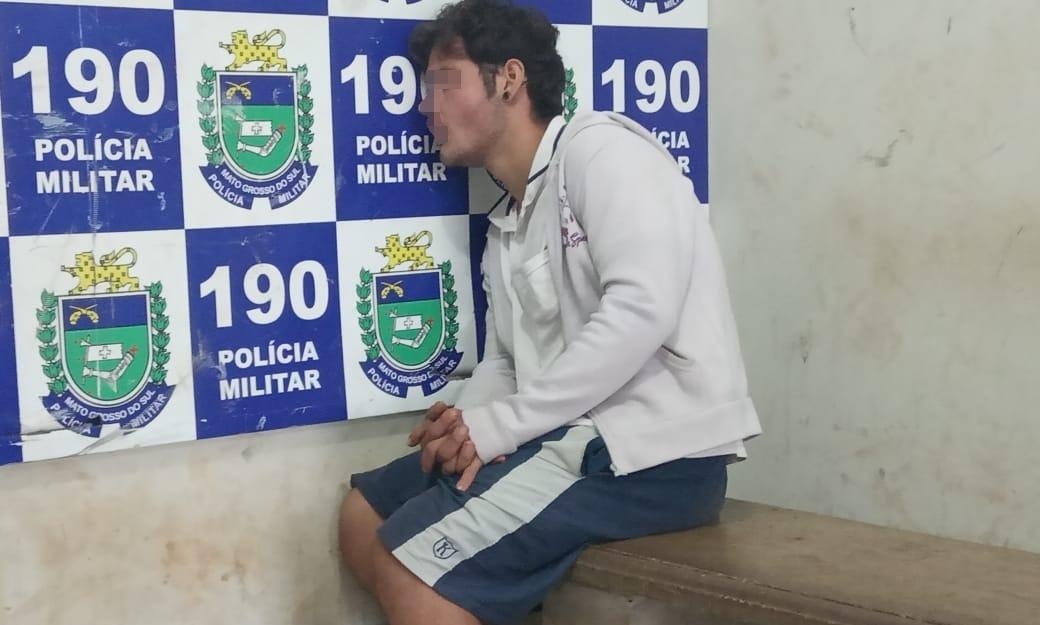 Suspeito dorme na delegacia após tentar invadir Velório Municipal